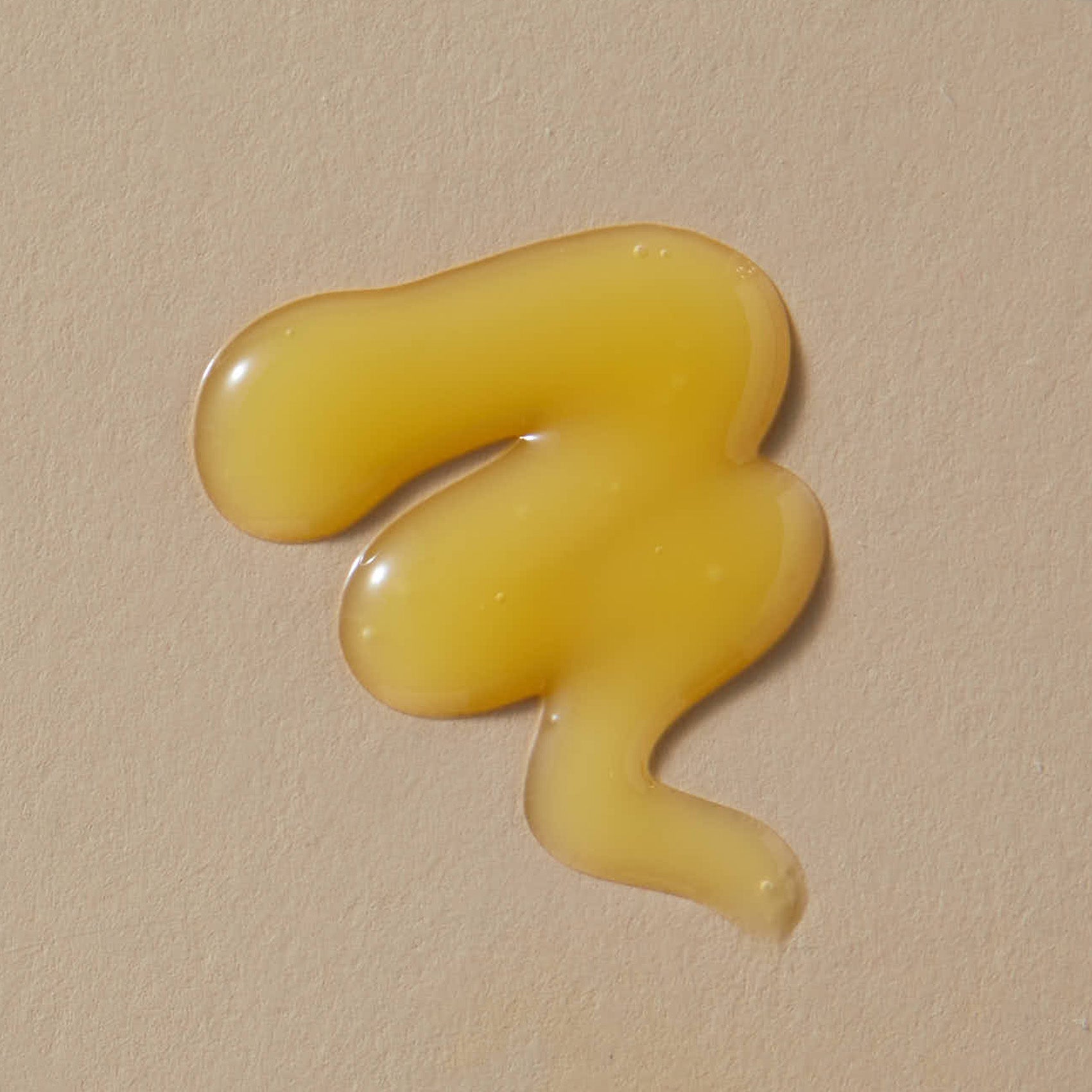 The Iluminist – Vitamin C Brightening Serum for Dull Skin